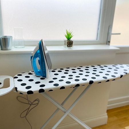 Modern 1-Bed Apt 30Min To Central London & Parking Exterior foto