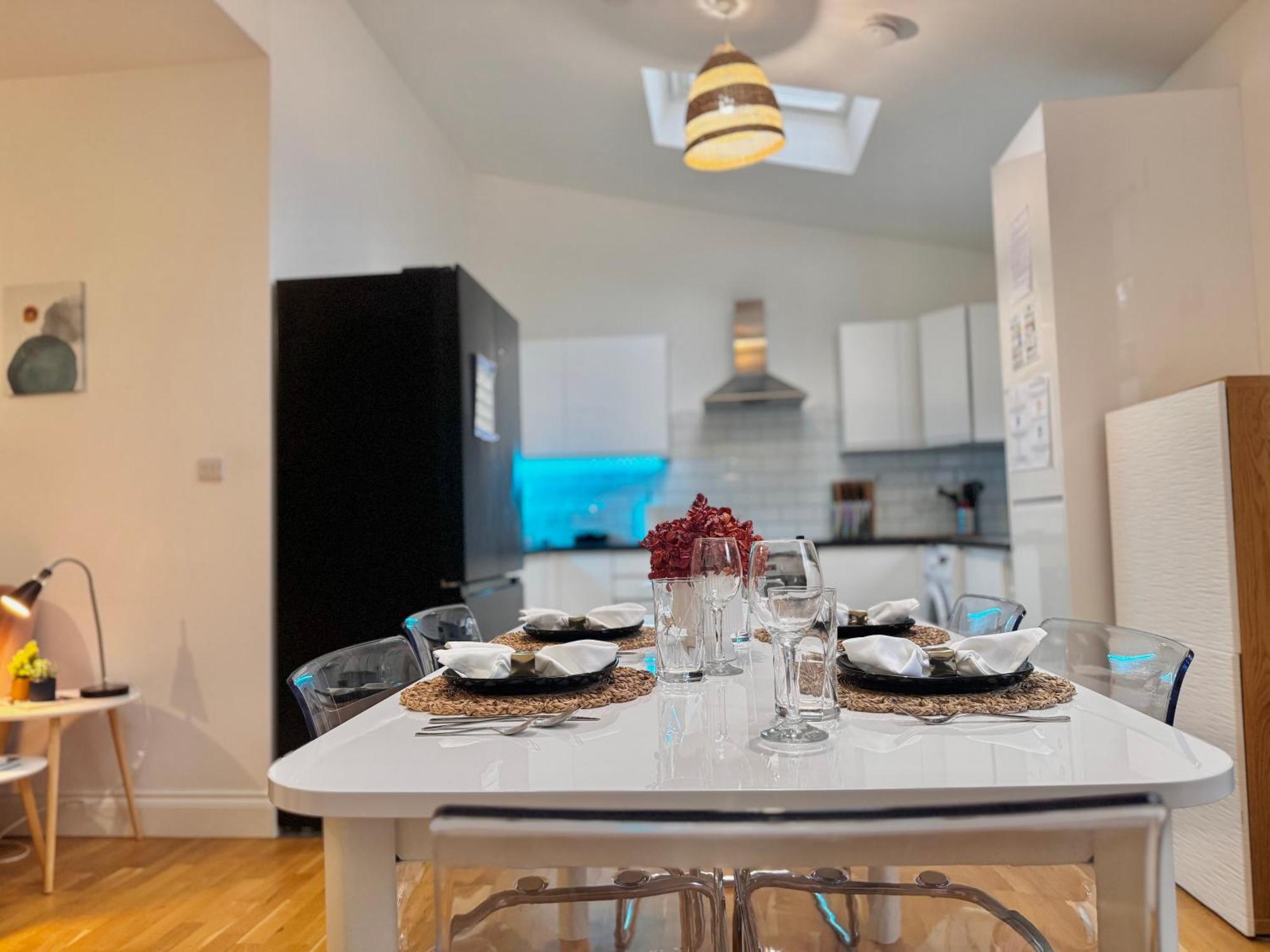 Modern 1-Bed Apt 30Min To Central London & Parking Exterior foto