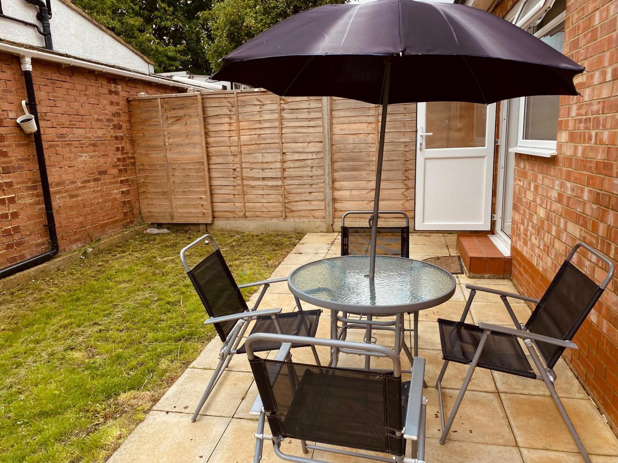 Modern 1-Bed Apt 30Min To Central London & Parking Exterior foto